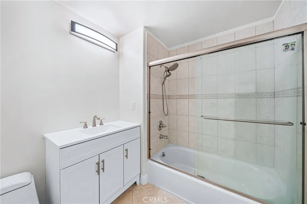 421 E Santa Anita #301 Burbank, CA 91501