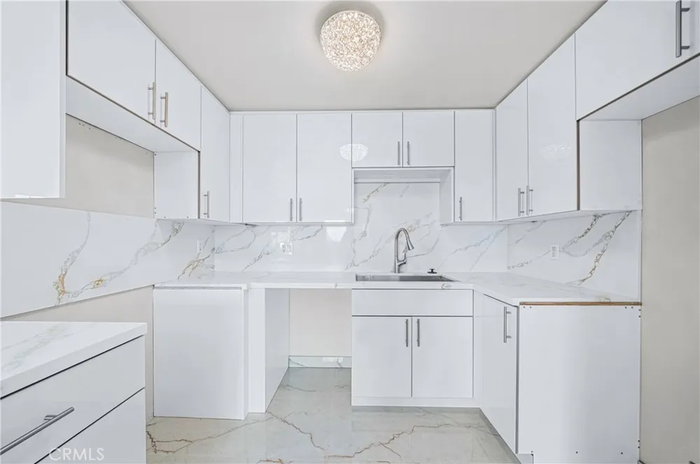 421 E Santa Anita #301 Burbank, CA 91501
