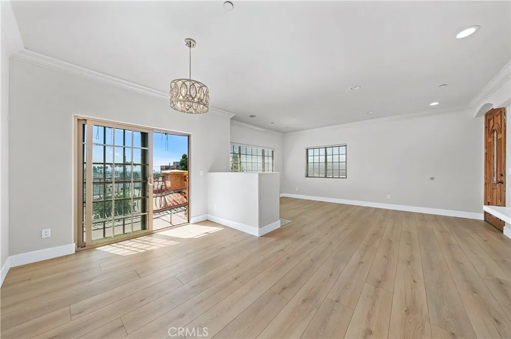 421 E Santa Anita #301 Burbank, CA 91501