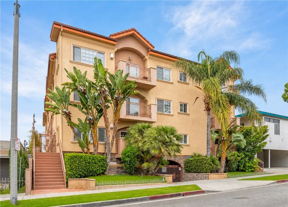 421 E Santa Anita #301 Burbank, CA 91501