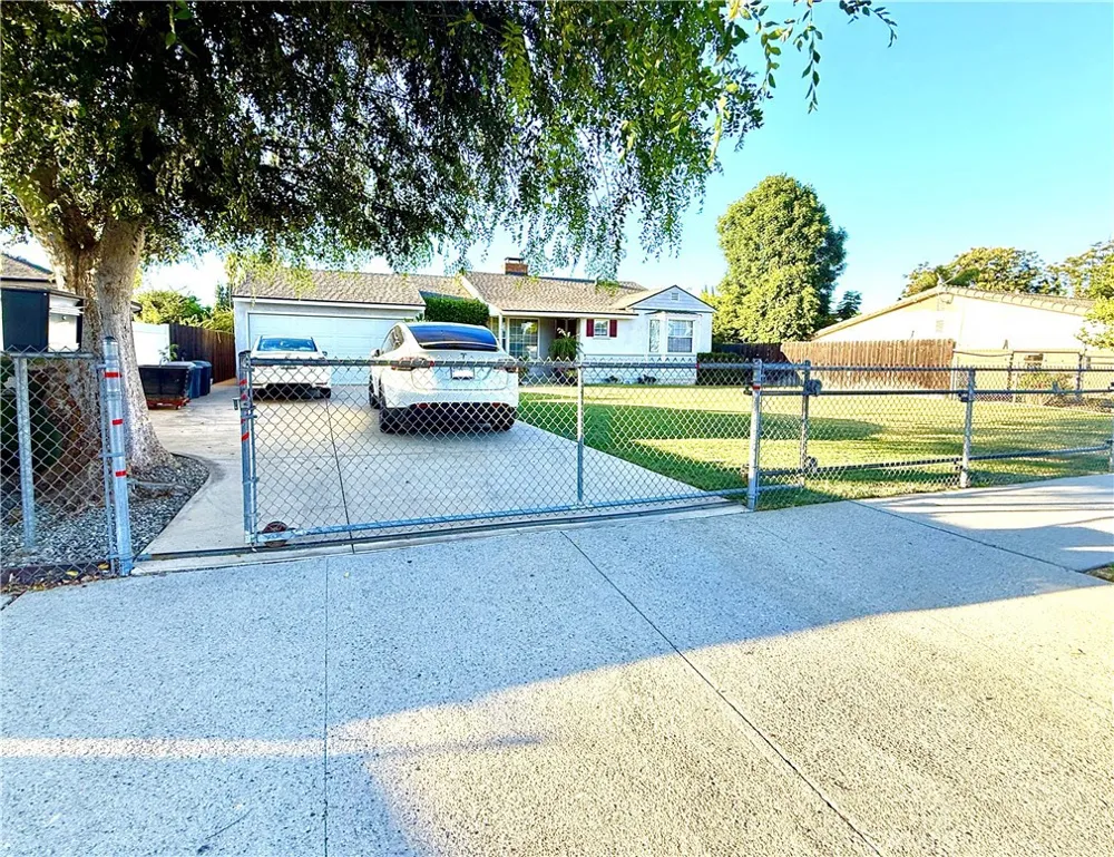 18823 Chase Northridge, CA 91324