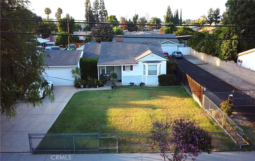 18823 Chase Northridge, CA 91324