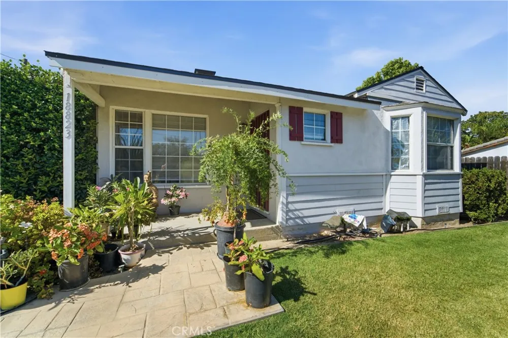 18823 Chase Northridge, CA 91324