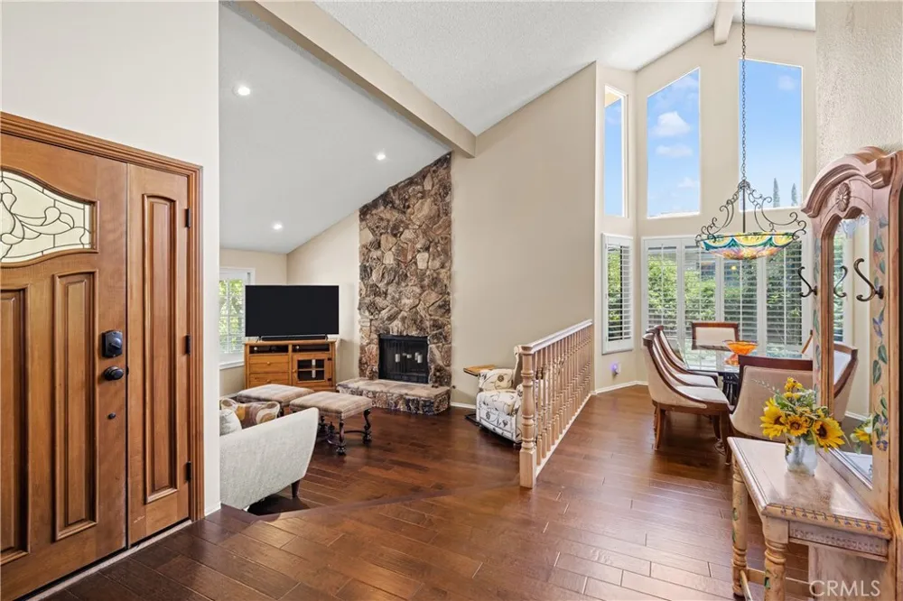 11934 Rexbon Granada Hills, CA 91344