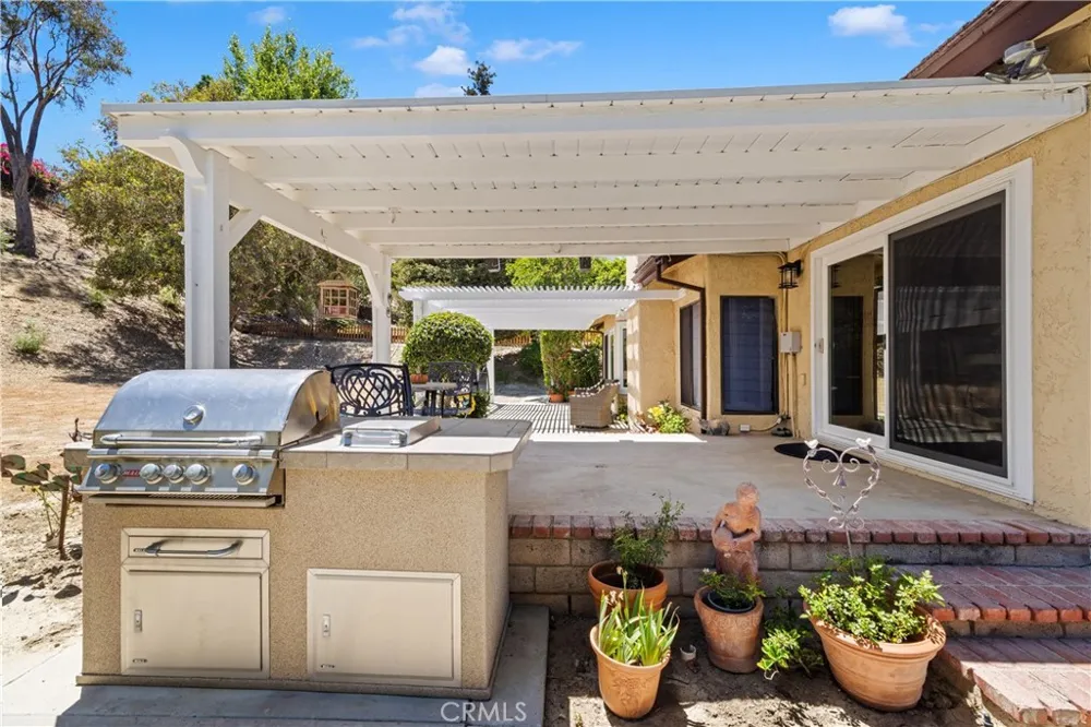11934 Rexbon Granada Hills, CA 91344