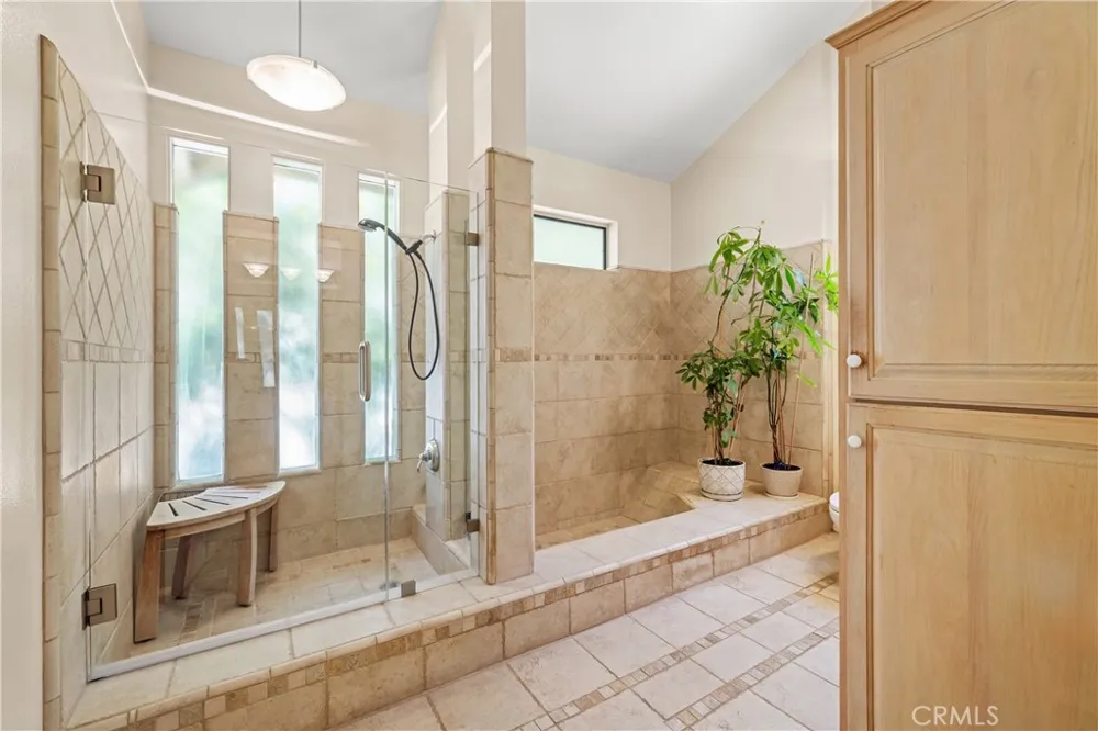 11934 Rexbon Granada Hills, CA 91344