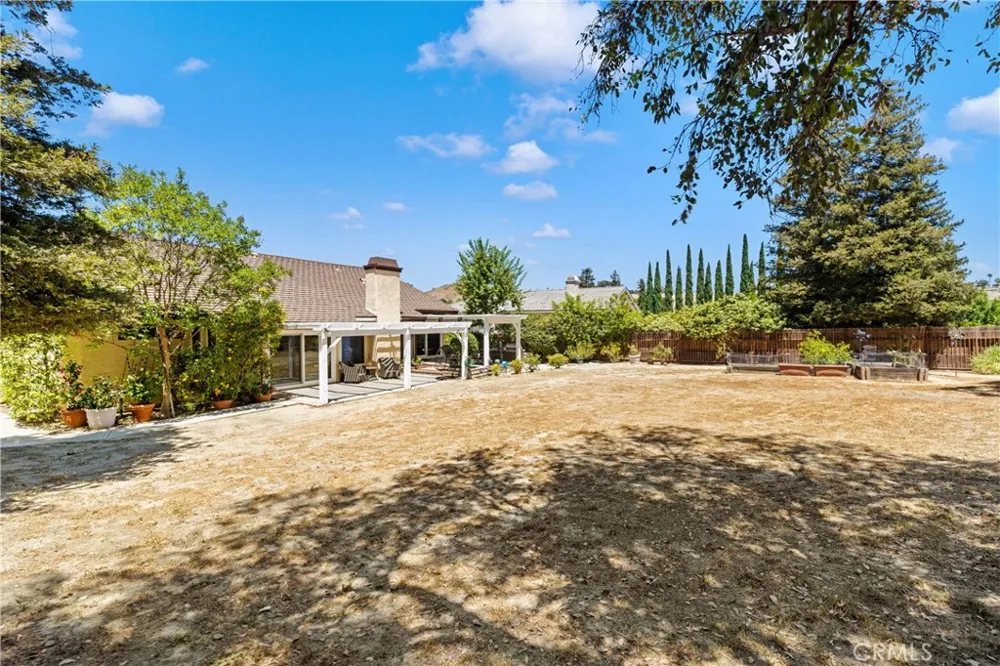 11934 Rexbon Granada Hills, CA 91344