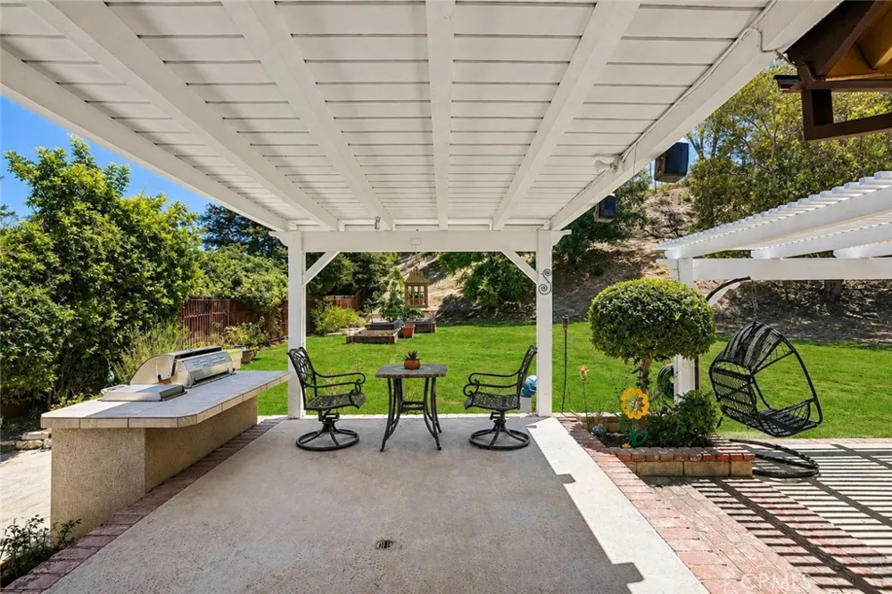 11934 Rexbon Granada Hills, CA 91344