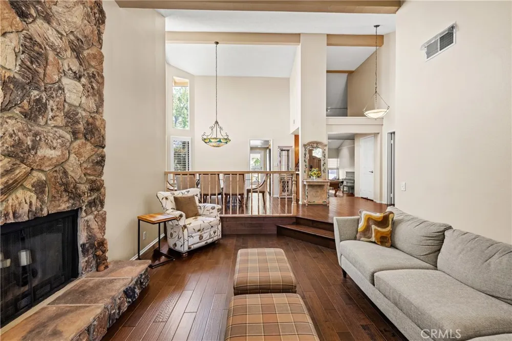 11934 Rexbon Granada Hills, CA 91344