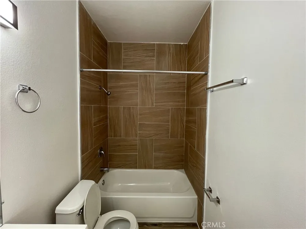 11459 Collins #113 North Hollywood, CA 91601