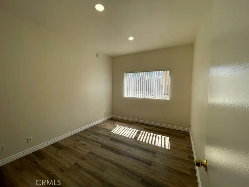 11459 Collins #113 North Hollywood, CA 91601