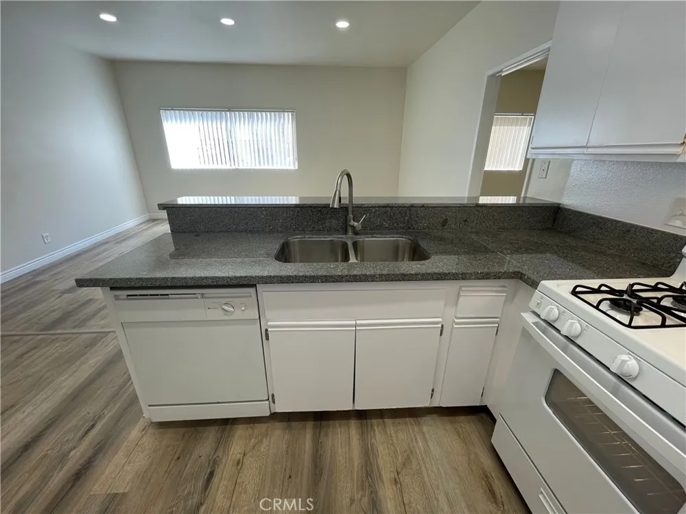 11459 Collins #113 North Hollywood, CA 91601