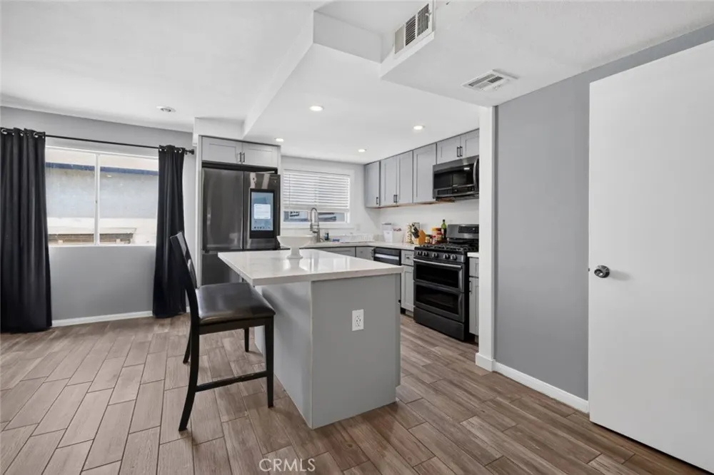 9540 Sepulveda #11 North Hills, CA 91343