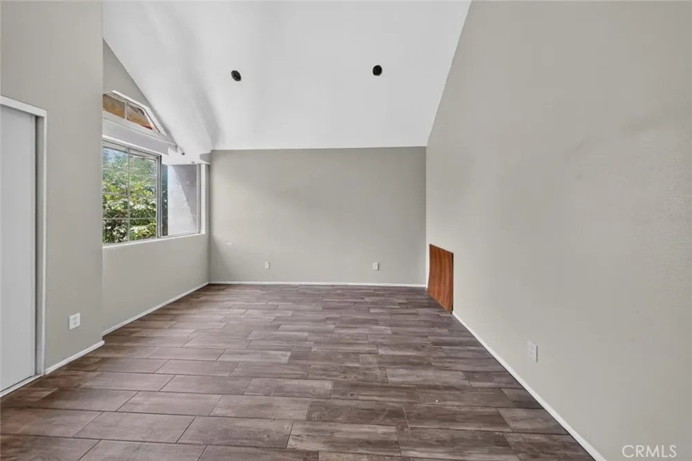 9540 Sepulveda #11 North Hills, CA 91343