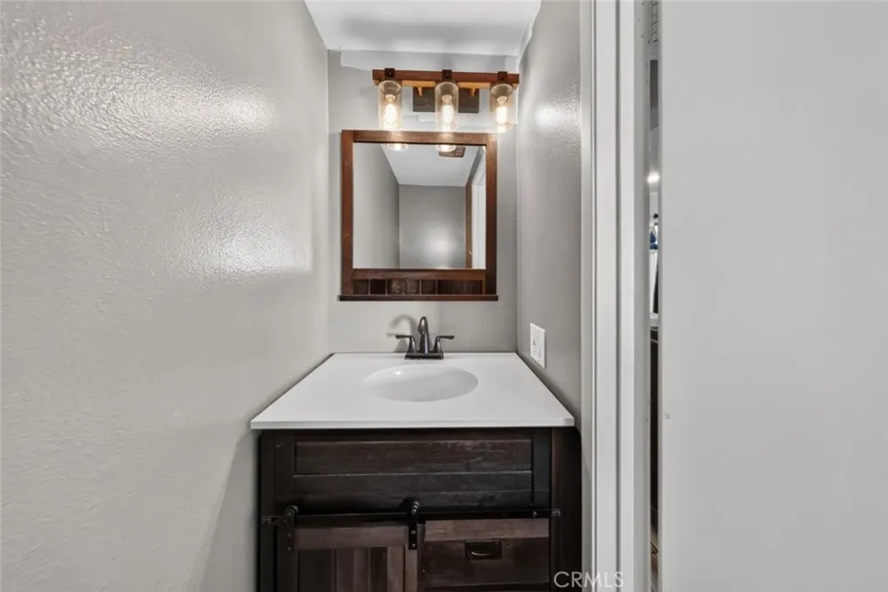 9540 Sepulveda #11 North Hills, CA 91343