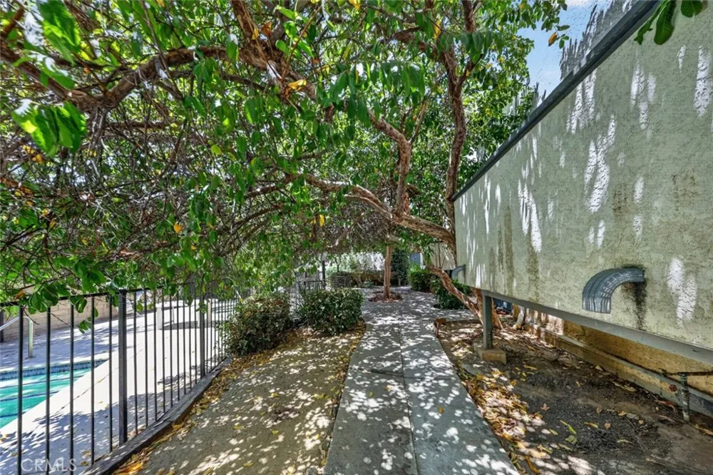 9540 Sepulveda #11 North Hills, CA 91343