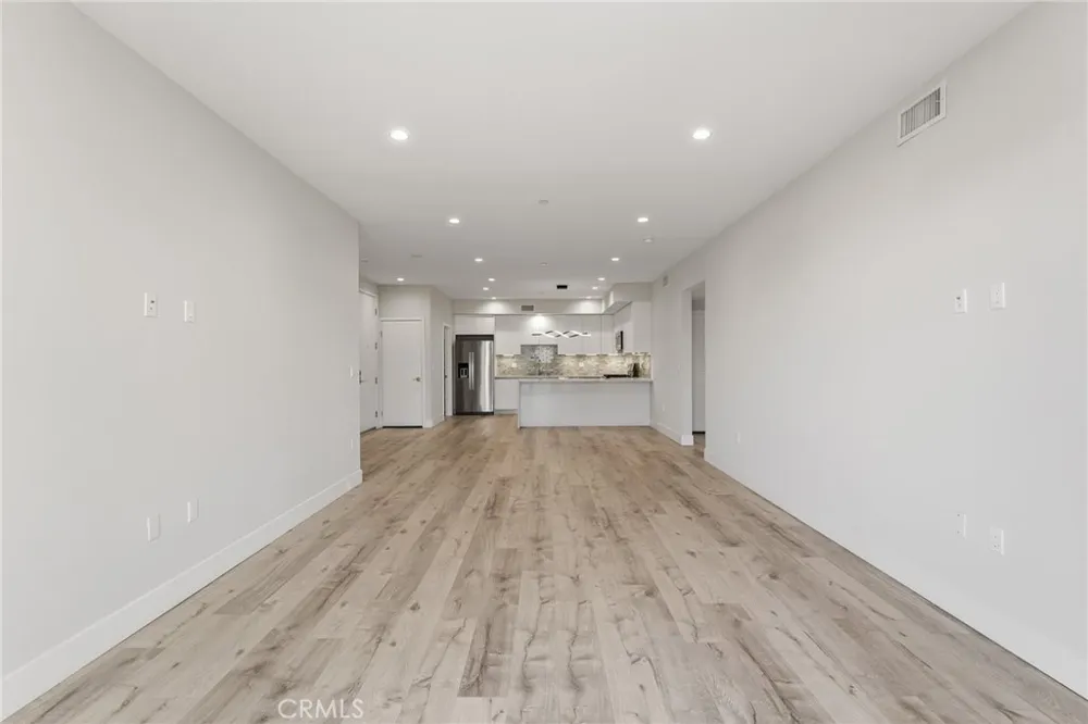 5820 La Mirada Avenue #402 Hollywood, CA 90038