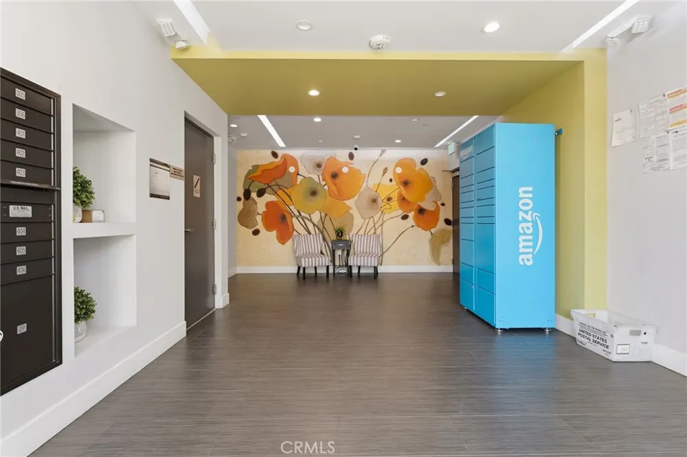 5820 La Mirada Avenue #402 Hollywood, CA 90038