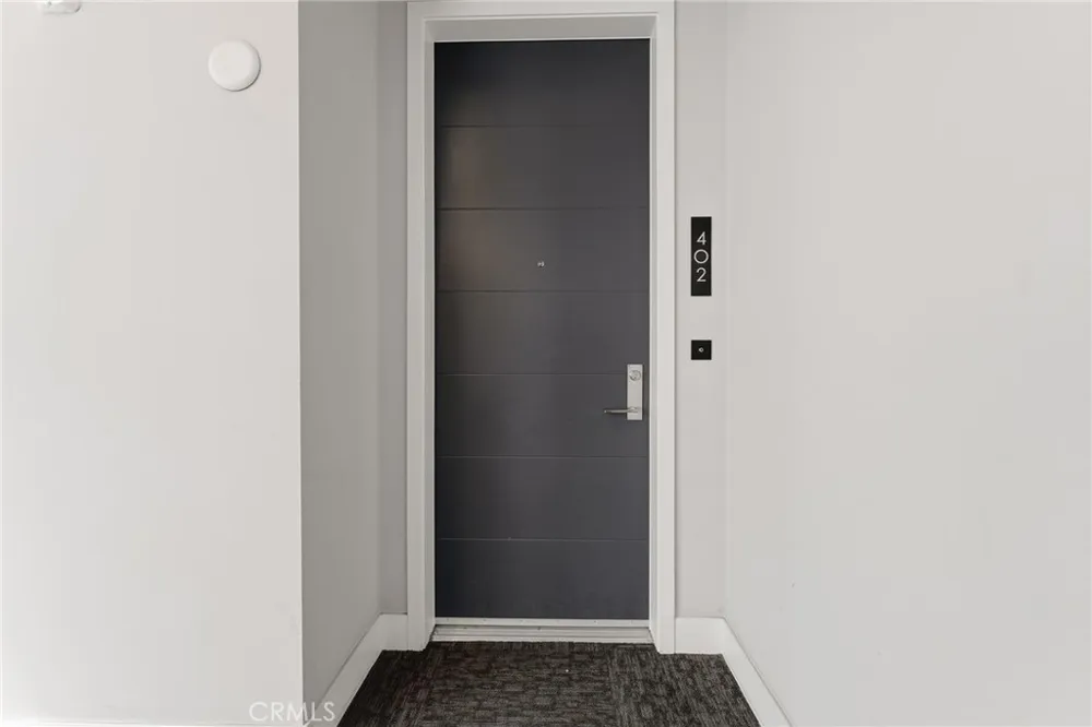 5820 La Mirada Avenue #402 Hollywood, CA 90038