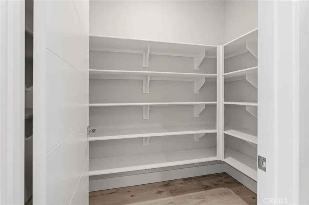 5820 La Mirada Avenue #402 Hollywood, CA 90038