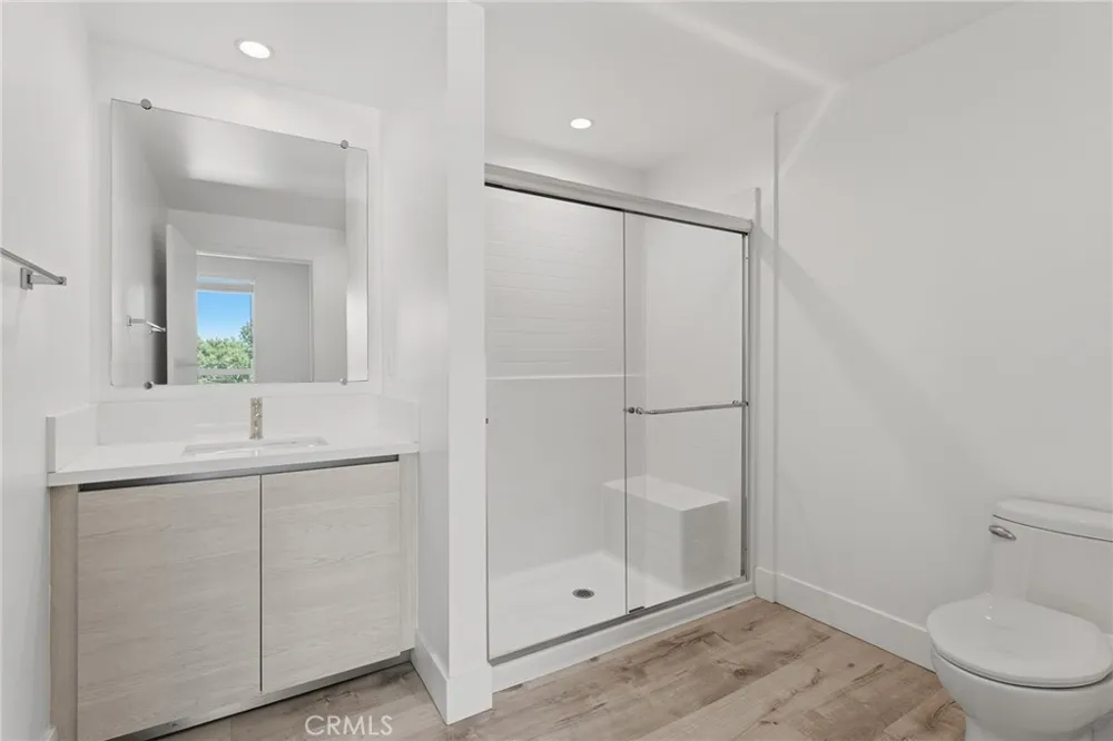 5820 La Mirada Avenue #402 Hollywood, CA 90038