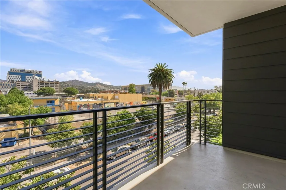 5820 La Mirada Avenue #402 Hollywood, CA 90038