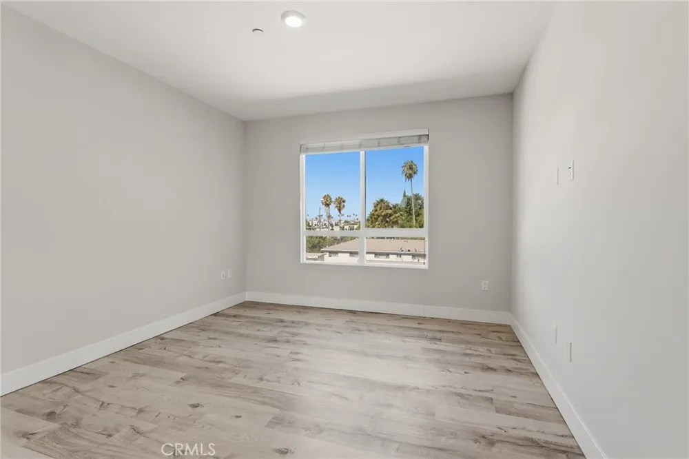 5820 La Mirada Avenue #402 Hollywood, CA 90038