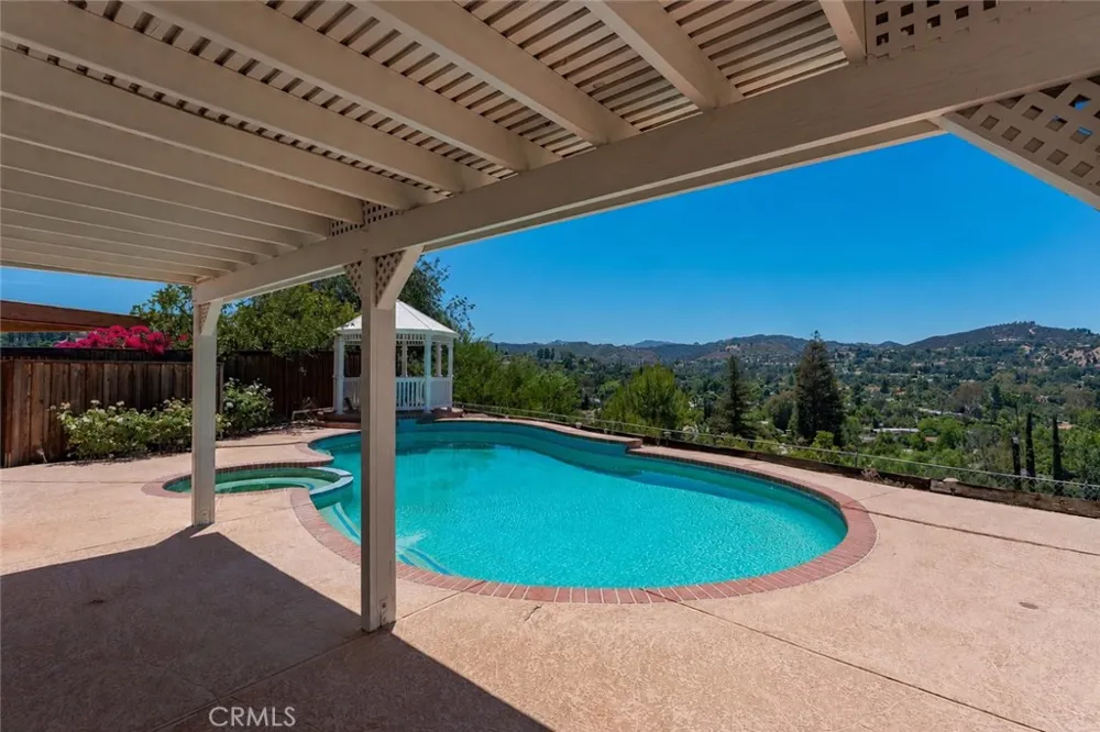 4607 Romberg Place Woodland Hills, CA 91364
