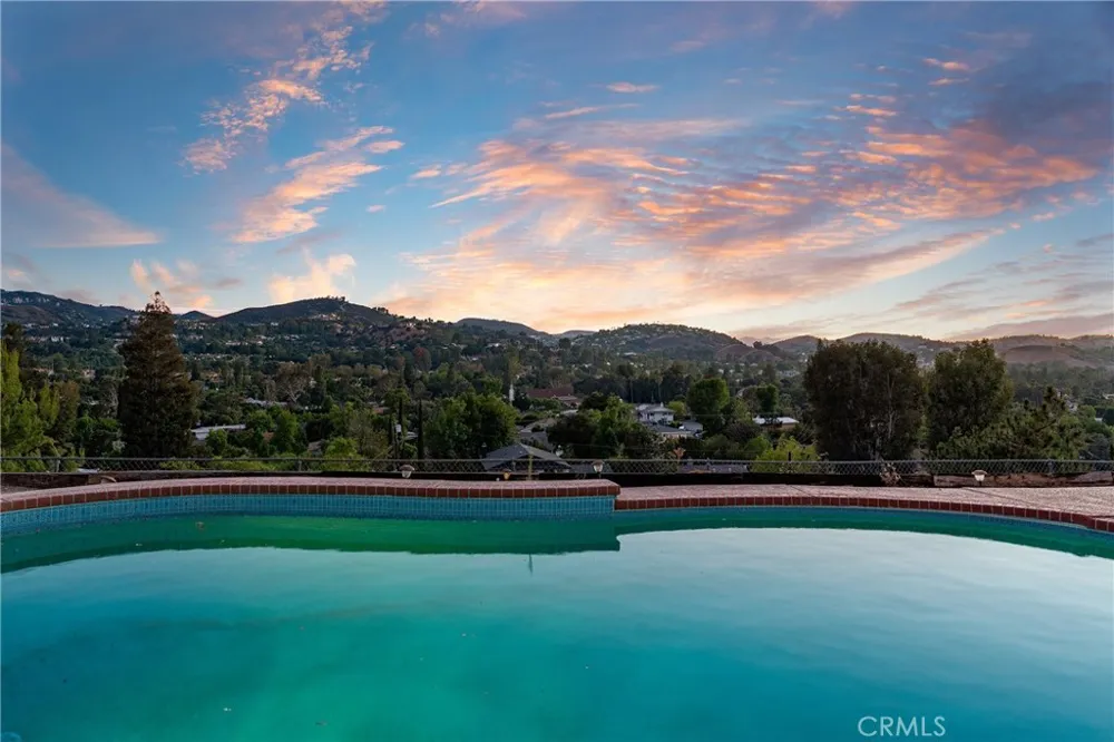 4607 Romberg Place Woodland Hills, CA 91364