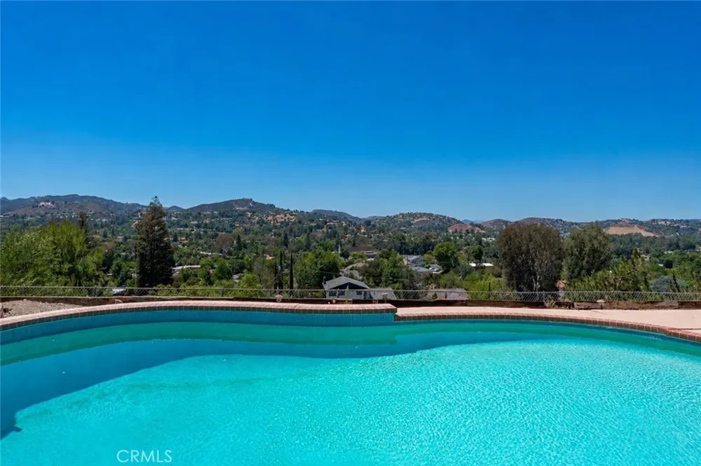4607 Romberg Place Woodland Hills, CA 91364