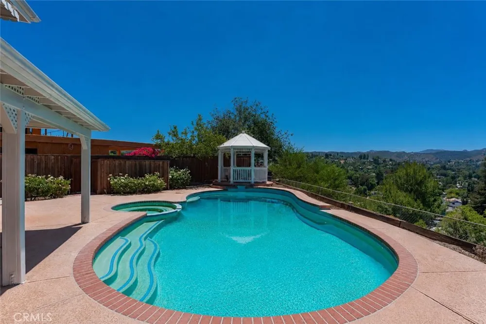 4607 Romberg Place Woodland Hills, CA 91364