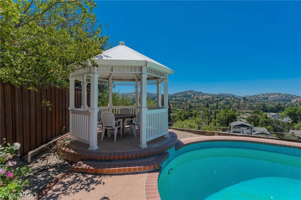 4607 Romberg Place Woodland Hills, CA 91364