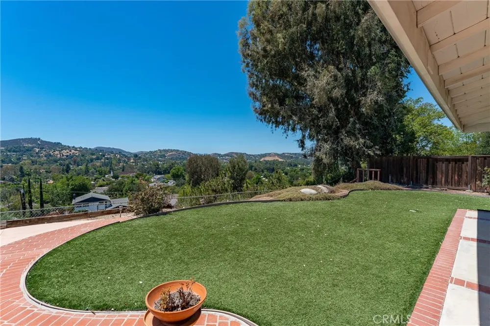 4607 Romberg Place Woodland Hills, CA 91364