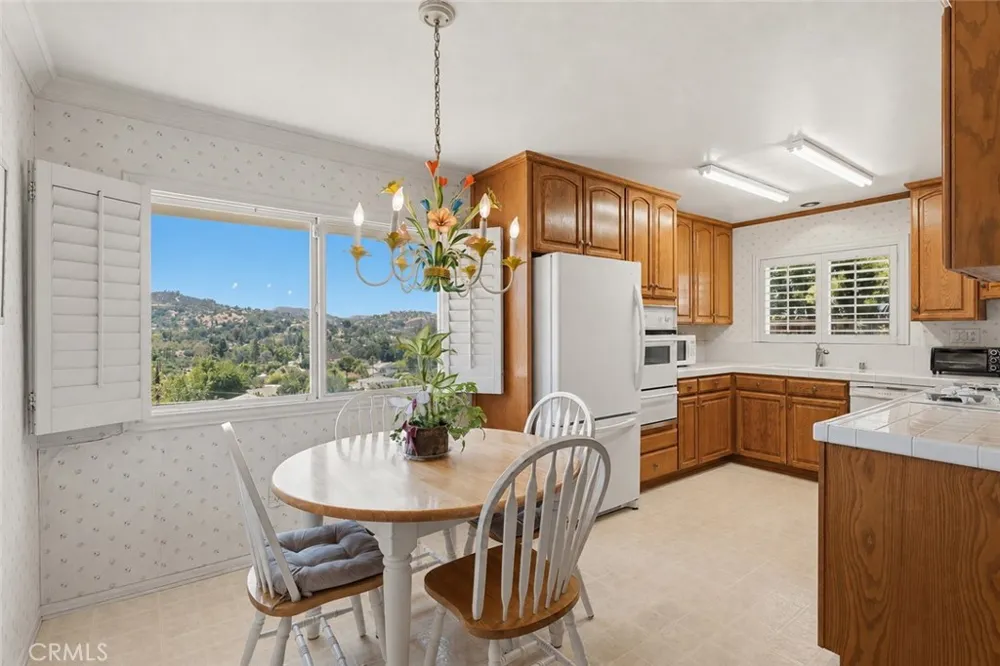 4607 Romberg Place Woodland Hills, CA 91364