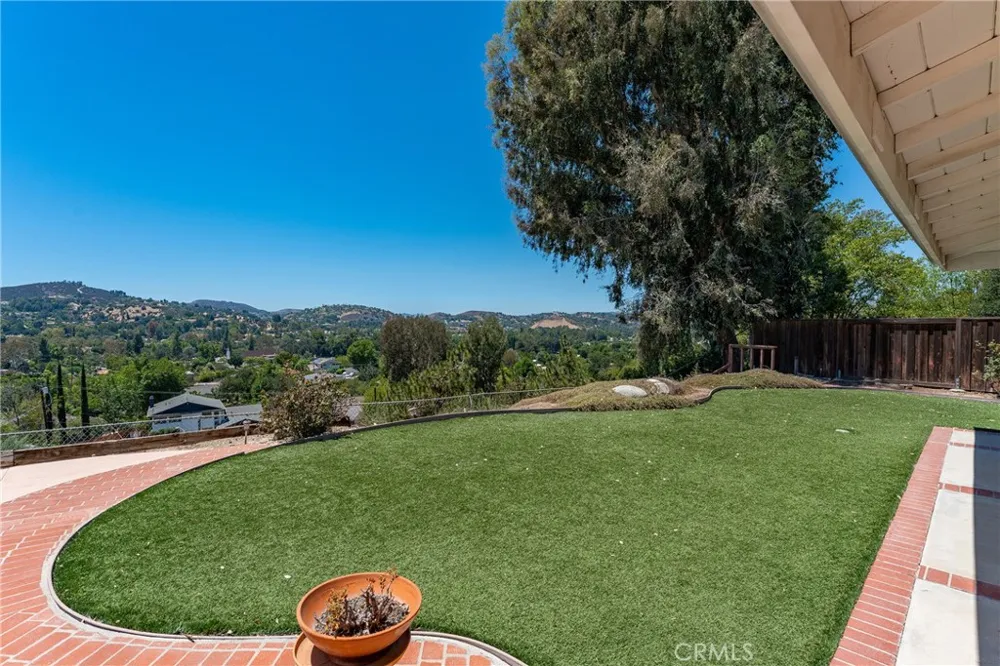 4607 Romberg Place Woodland Hills, CA 91364