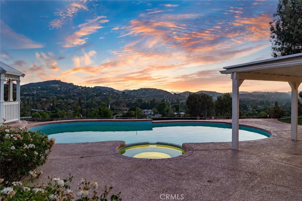 4607 Romberg Place Woodland Hills, CA 91364