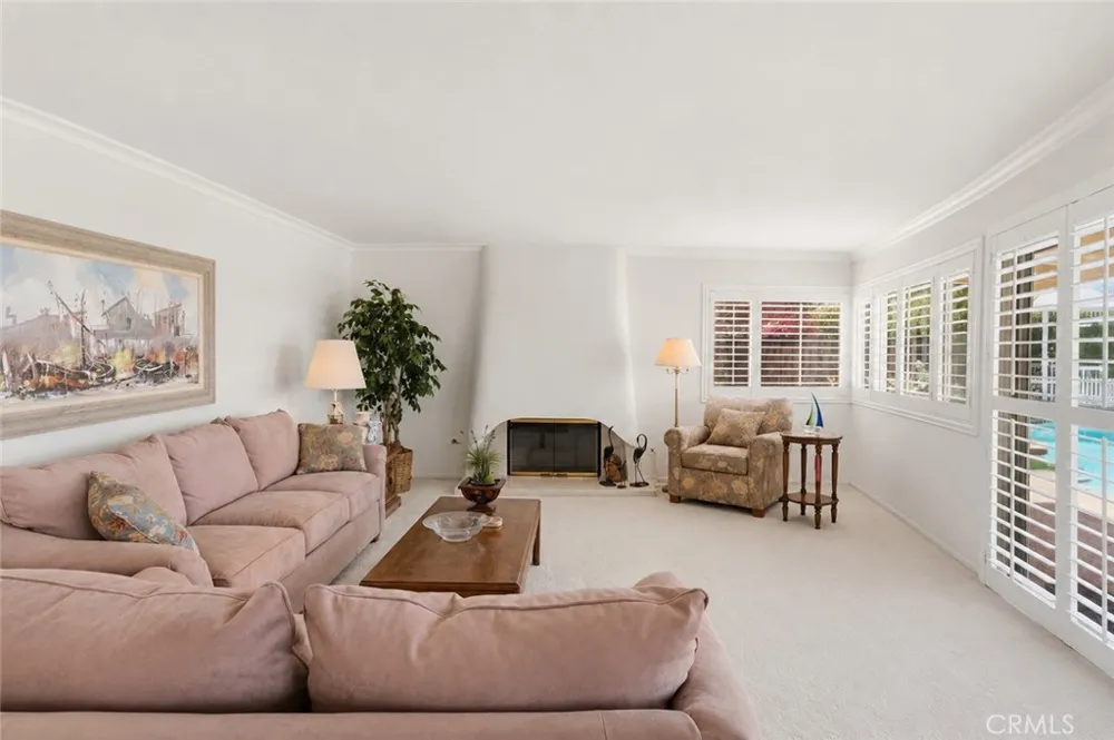 4607 Romberg Place Woodland Hills, CA 91364