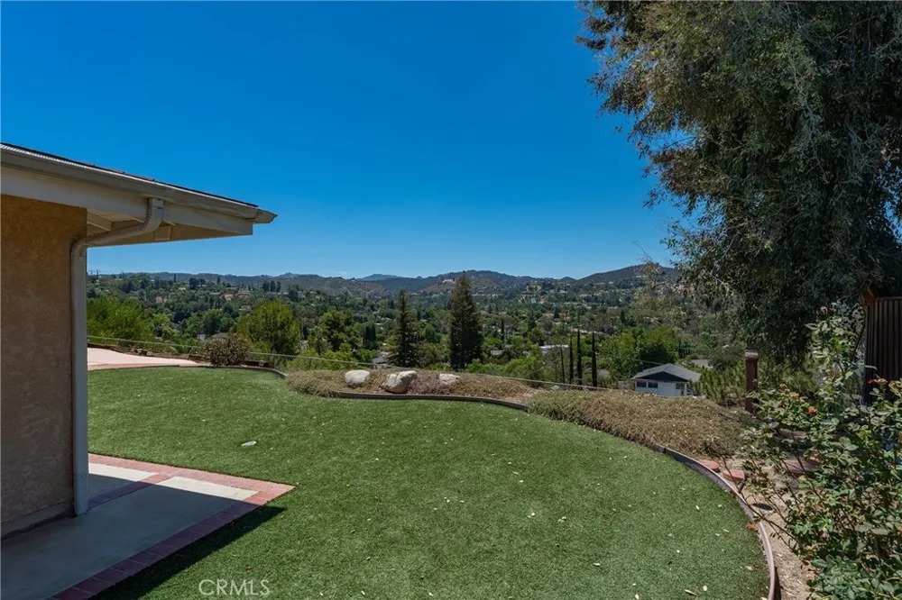 4607 Romberg Place Woodland Hills, CA 91364