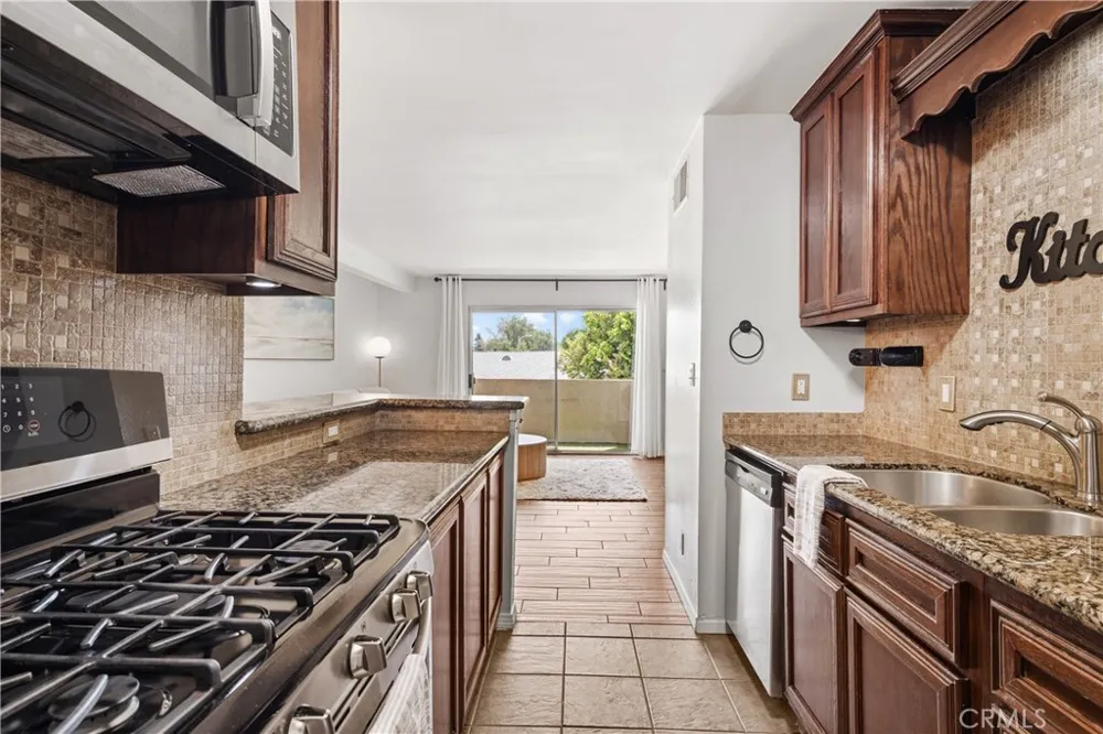 10636 Woodley Avenue #47 Granada Hills, CA 91344