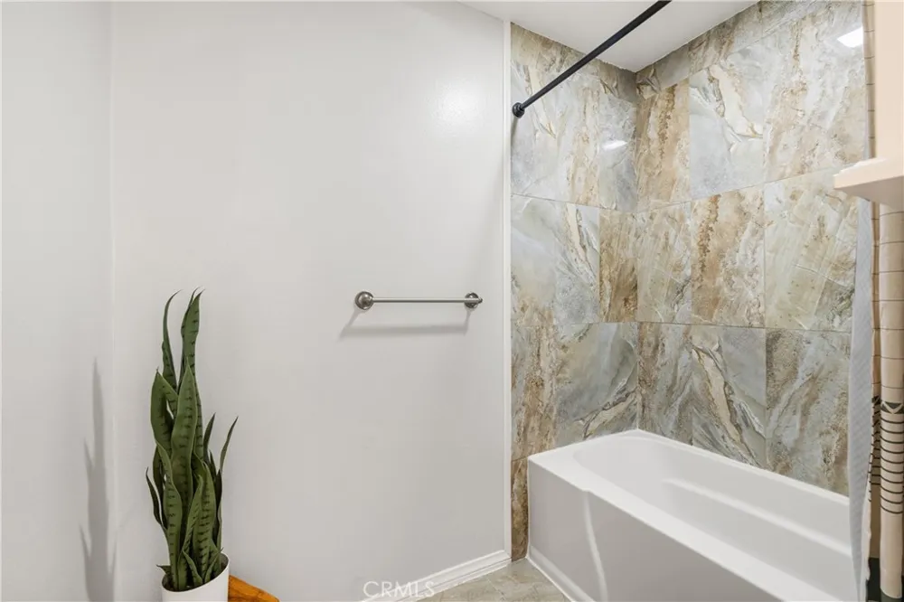 10636 Woodley Avenue #47 Granada Hills, CA 91344