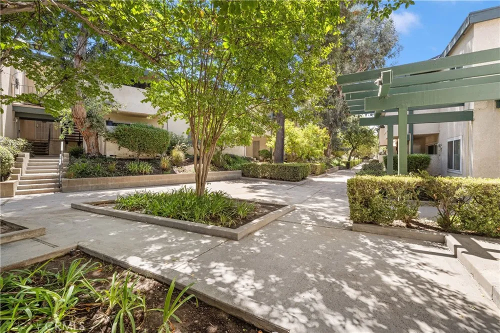 10636 Woodley Avenue #47 Granada Hills, CA 91344