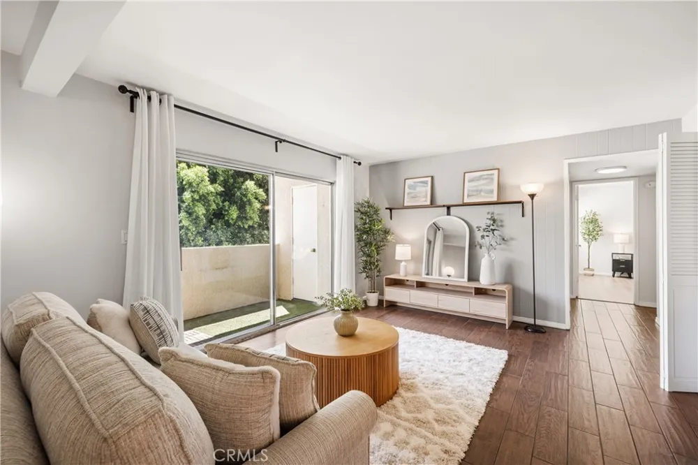 10636 Woodley Avenue #47 Granada Hills, CA 91344