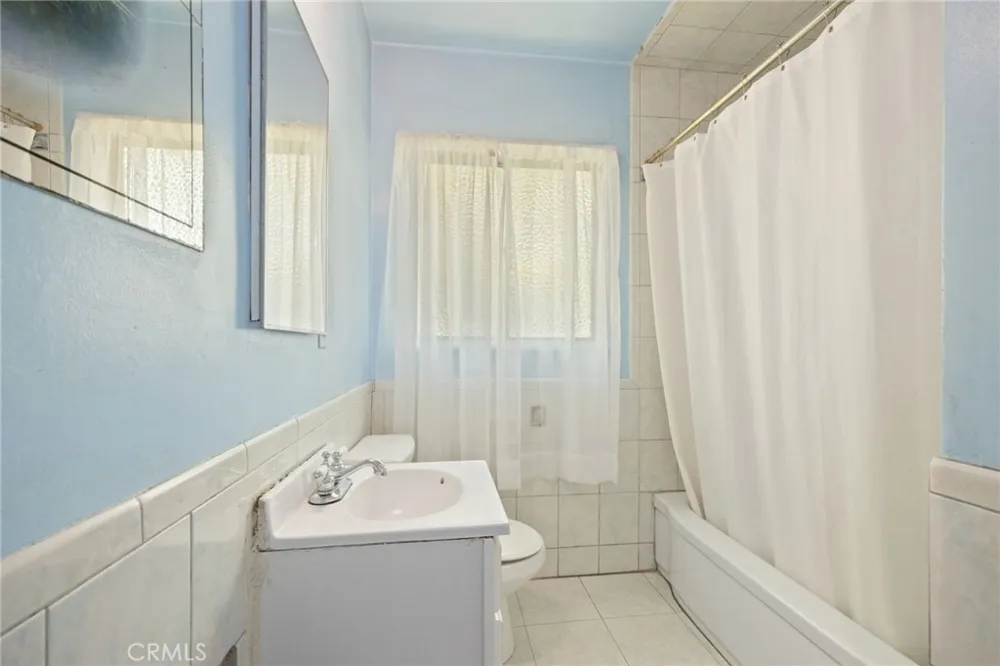 15739 Chatsworth Granada Hills, CA 91344