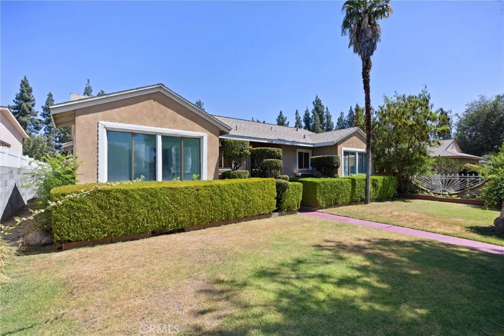 15739 Chatsworth Granada Hills, CA 91344