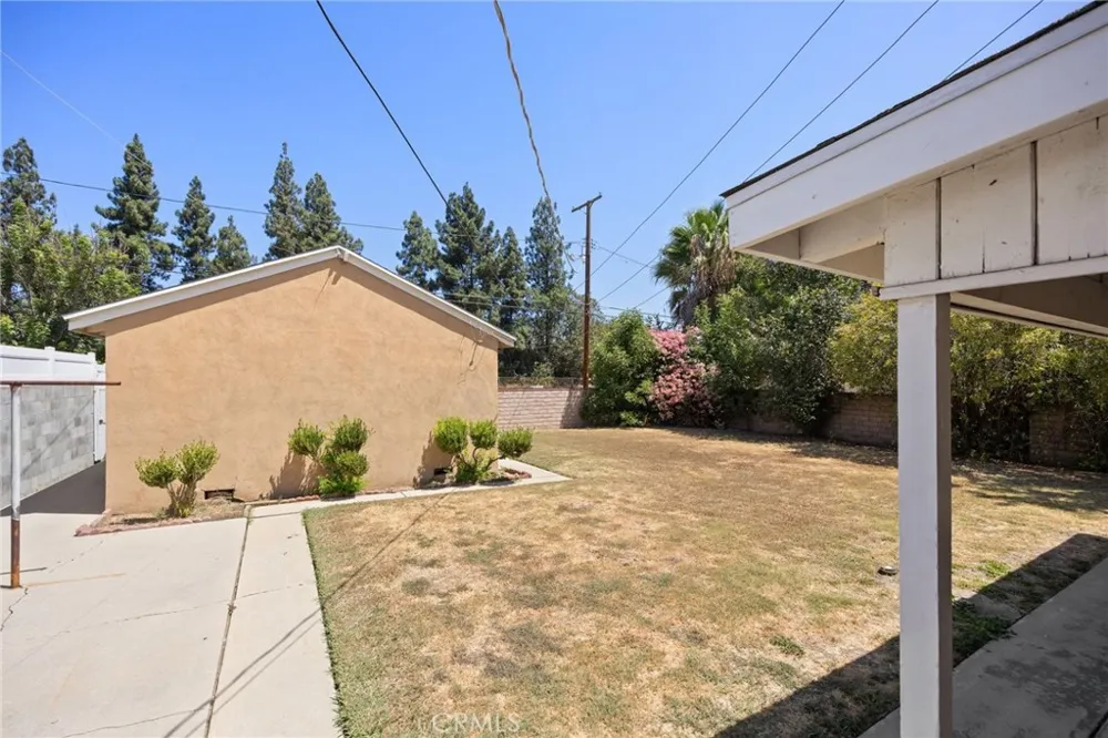 15739 Chatsworth Granada Hills, CA 91344