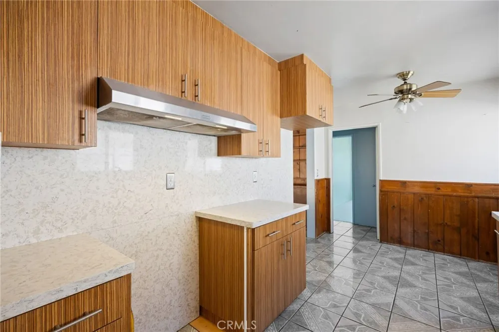 15739 Chatsworth Granada Hills, CA 91344