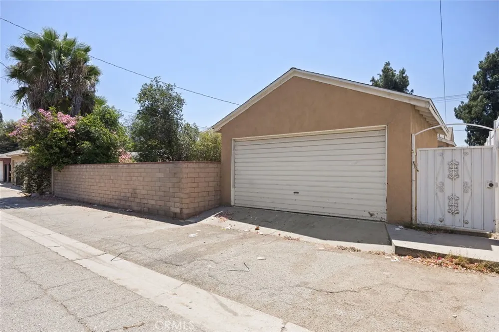 15739 Chatsworth Granada Hills, CA 91344