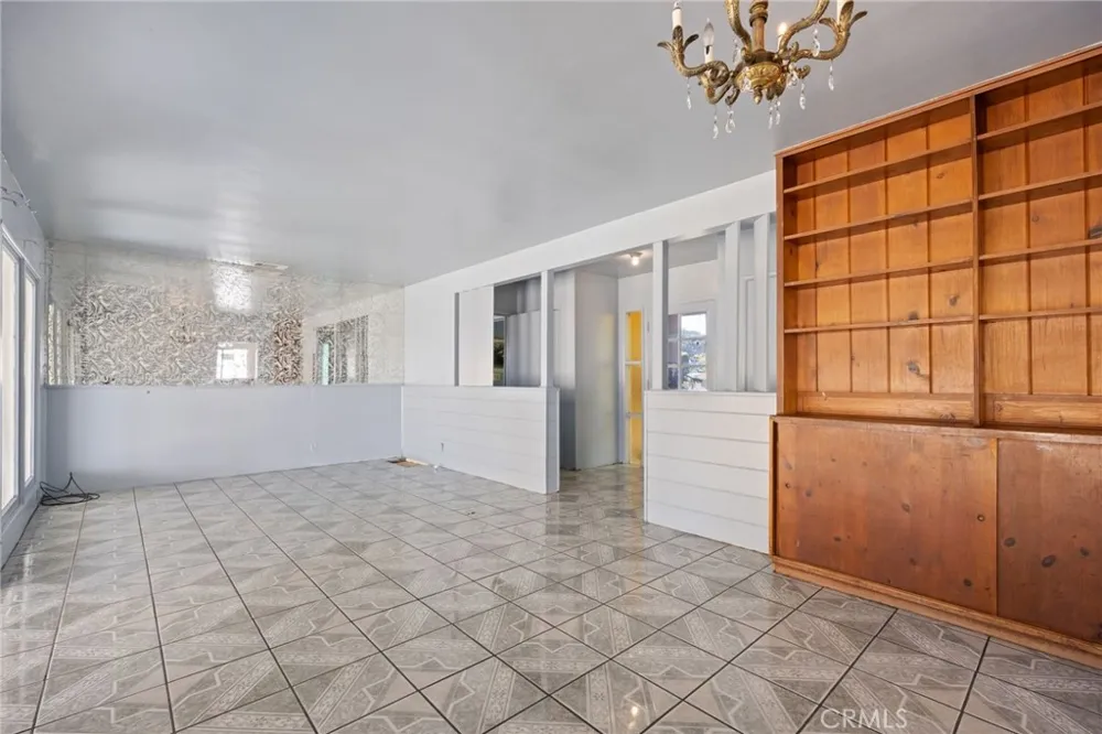15739 Chatsworth Granada Hills, CA 91344
