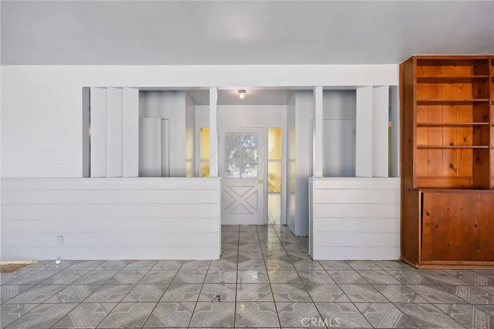 15739 Chatsworth Granada Hills, CA 91344