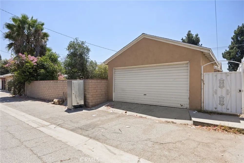 15739 Chatsworth Granada Hills, CA 91344